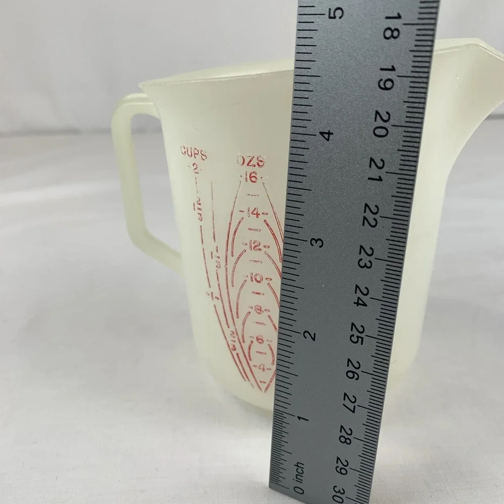 Vtg Tupperware 2 Cup Measuring Pitcher #134-2 Made In USA Red Lettering